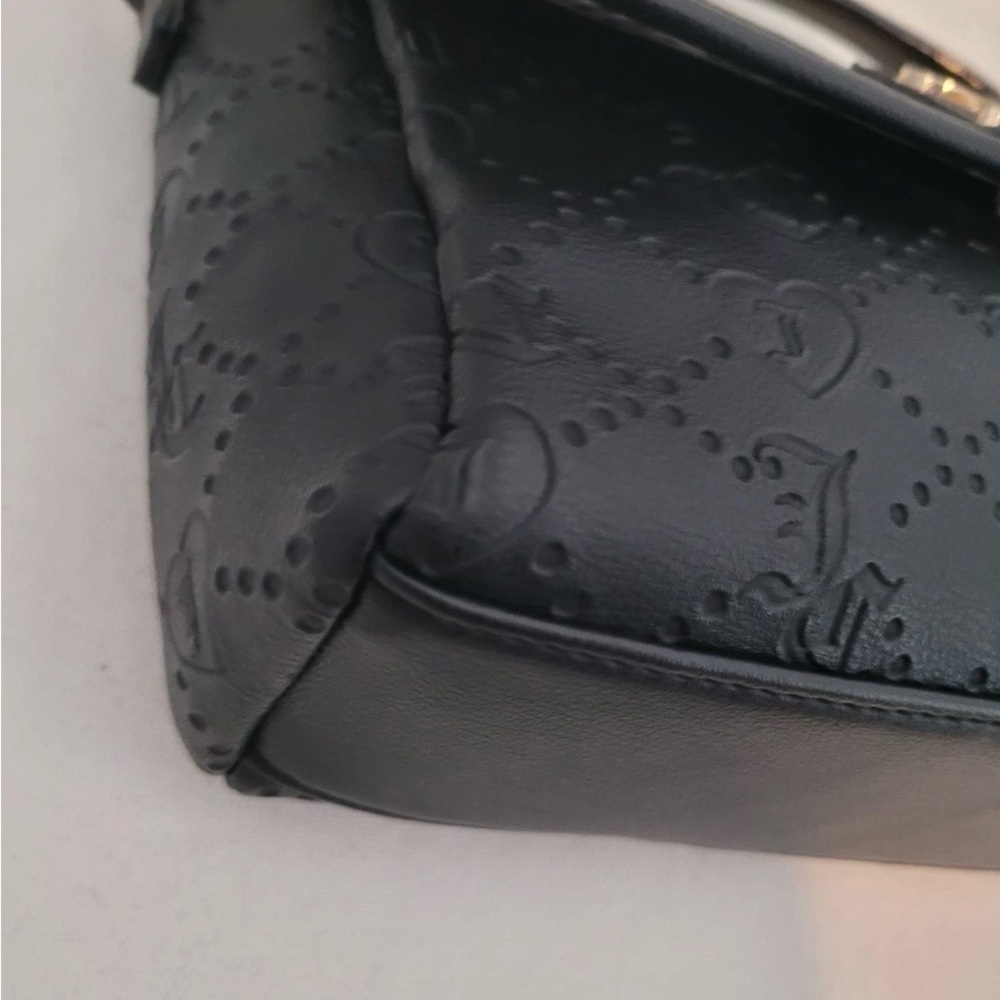 Juicy Couture Black Logo Embossed Crossbody Shoulder Bag Faux Leather - 2 Straps - Picture 11 of 16